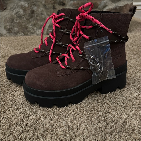 UGG BRISBANE LACE-UP WATERPROOF SUEDE PLATFORM BOOTS SIZE 9.5 NEW - Picture 6 of 11